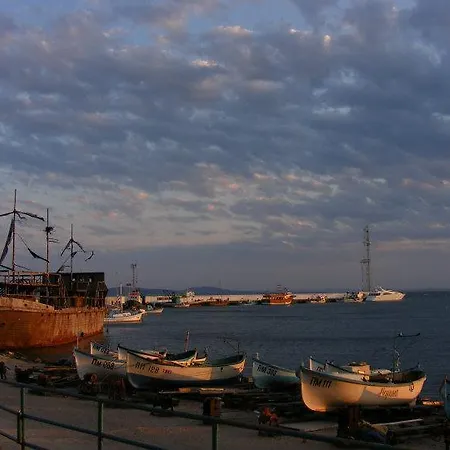 מלון Family Electra